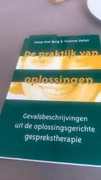 Y. Dolan - De praktijk van oplossingen, Boeken, Ophalen of Verzenden, Y. Dolan; I.K. Berg, Ontwikkelingspsychologie, Zo goed als nieuw