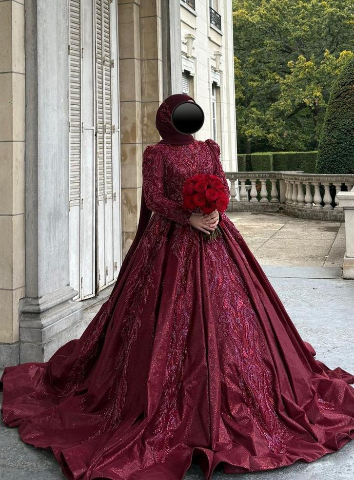 Henna Jurk, Kleding | Dames, Trouwkleding en Trouwaccessoires, Zo goed als nieuw, Trouwjurk, Rood, Ophalen of Verzenden