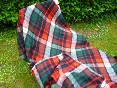 wollen Aabe deken ruit 245 x 220 cm 2 pers, Huis en Inrichting, Woonaccessoires | Plaids en Woondekens, Gebruikt, Ophalen of Verzenden