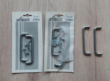 6 Chromen beugelgrepen, 9,6 cm.
Per 2 verpakt.  beschikbaar voor biedingen
