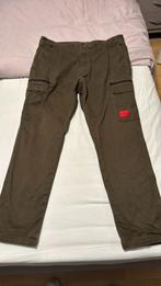 Hugo Boss cargo pants, legergroene broek met rode accenten, Maat 52/54 (L), Ophalen of Verzenden, Zo goed als nieuw, Hugo Boss