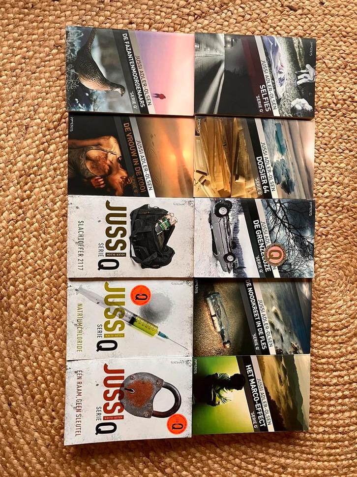 Jussi Adler-Olsen Serie Q, Boeken, Thrillers, Gelezen, Scandinavië, Ophalen of Verzenden