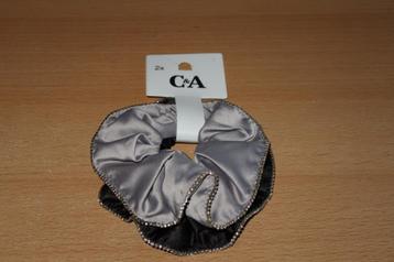 2 nieuwe scrunchies zwart en grijs beschikbaar voor biedingen