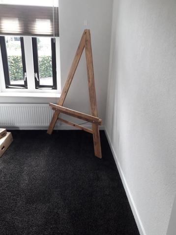 Schilderezel beschikbaar voor biedingen