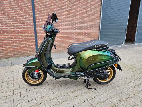 Vespa Special Edition / NIEUW / Allerlei inruil mogelijk, Fietsen en Brommers, Scooters | Vespa, Nieuw, Ophalen