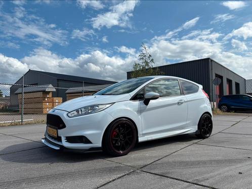 Ford Fiësta ST-2 1.6 Ecoboost 3DR 2014 Wit Luxe Opties, Auto's, Ford, Particulier, Fiësta, ABS, Achteruitrijcamera, Adaptieve lichten