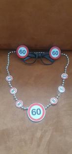 Versiering Ketting en bril met 60 erop, Ophalen, Gebruikt, Versiering