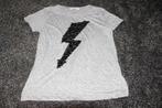 t-shirt grijs met bliksemschicht, Ophalen of Verzenden, Gedragen, Maat 36 (S), Grijs