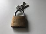 Slot met 2 originele sleutels, Ophalen of Verzenden, Zo goed als nieuw, IJzer, Slot