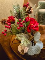 Brynxz vaasje beige  met rood zijde kerst boeketje, Huis en Inrichting, Ophalen of Verzenden, Zo goed als nieuw, Binnen