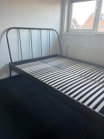 Bedframe met lattenbodem 140/200 - afbeelding 1