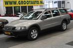 Volvo V70 Cross Country 2.4 T Comfort Line Automaat Trekhaak, Auto's, Automaat, 1657 kg, Overige brandstoffen, Beige