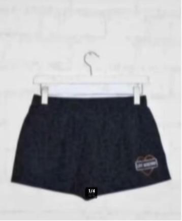 LOVE Moschino - Prachtig shortje maat D40 - Nieuw beschikbaar voor biedingen