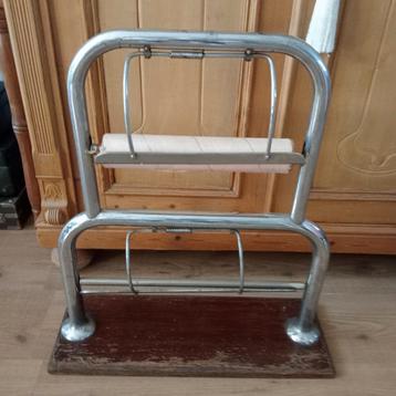 Vintage Papierrolhouder beschikbaar voor biedingen