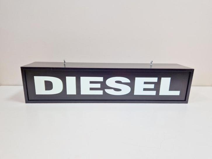Vintage Diesel reclame bord met licht lichtbak Italy kleding, Verzamelen, Merken en Reclamevoorwerpen, Gebruikt, Lichtbak of (neon) lamp