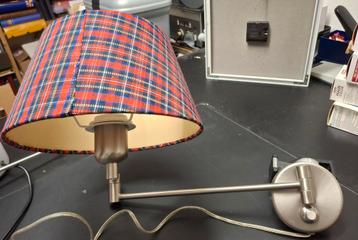 Verstelbare schemerlamp beschikbaar voor biedingen