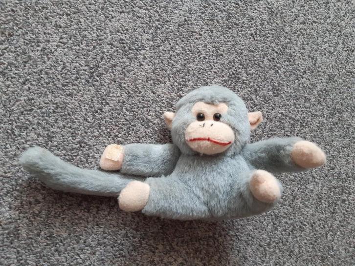 Blauw/grijs knuffel aapje, Kinderen en Baby's, Speelgoed | Knuffels en Pluche, Zo goed als nieuw, Overige typen, Ophalen of Verzenden