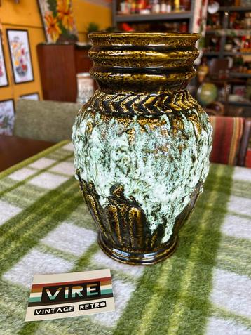 Mooie vintage jaren 70 groene west germany vaas beschikbaar voor biedingen