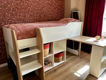 2x halve hoogslaper moscon met bureau - zo goed als nieuw! beschikbaar voor biedingen