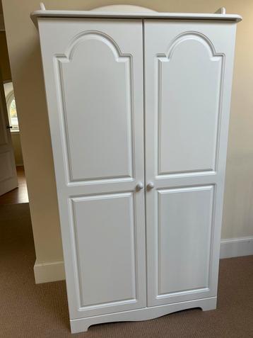 Witte Baby Commode & Kast Set beschikbaar voor biedingen