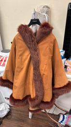 Mooie cape met bonte kraag, Kleding | Dames, Ophalen of Verzenden, Zo goed als nieuw