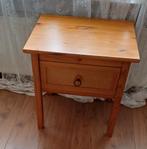 Grenen nachtkastje of bijzettafeltje met rieten in ladefront, Huis en Inrichting, Ophalen