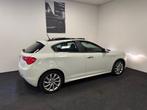 Alfa Romeo Giulietta 1.4 T Distinctive, Voorwielaandrijving, Gebruikt, Zwart, 4 cilinders