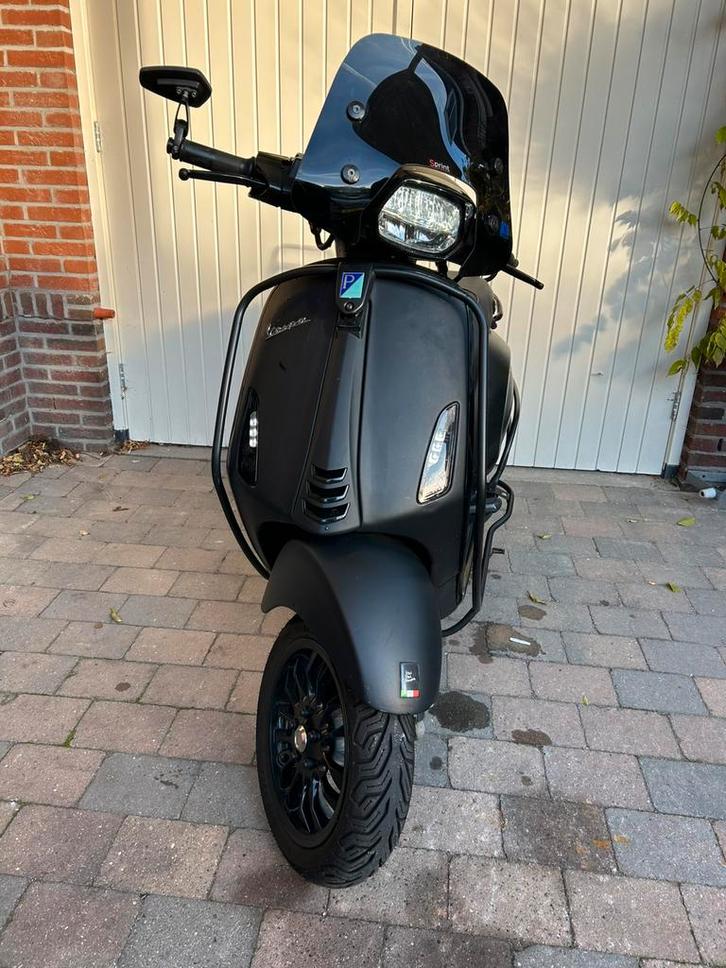 Vespa Sprint Notte - 2019 - 50cc, Fietsen en Brommers, Brommers | Vespa, Zo goed als nieuw, Maximaal 45 km/u, Ophalen