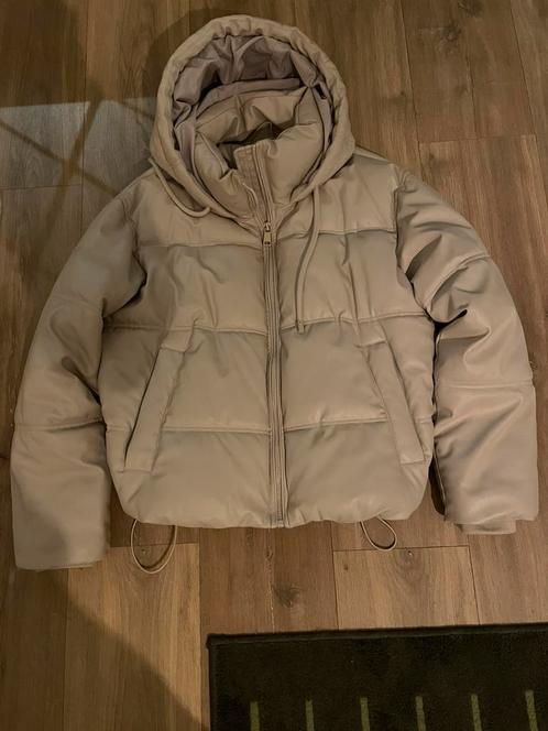 Leuke warme korte crème kleurige jas maat S, Kleding | Dames, Jassen | Winter, Zo goed als nieuw, Beige, Ophalen of Verzenden
