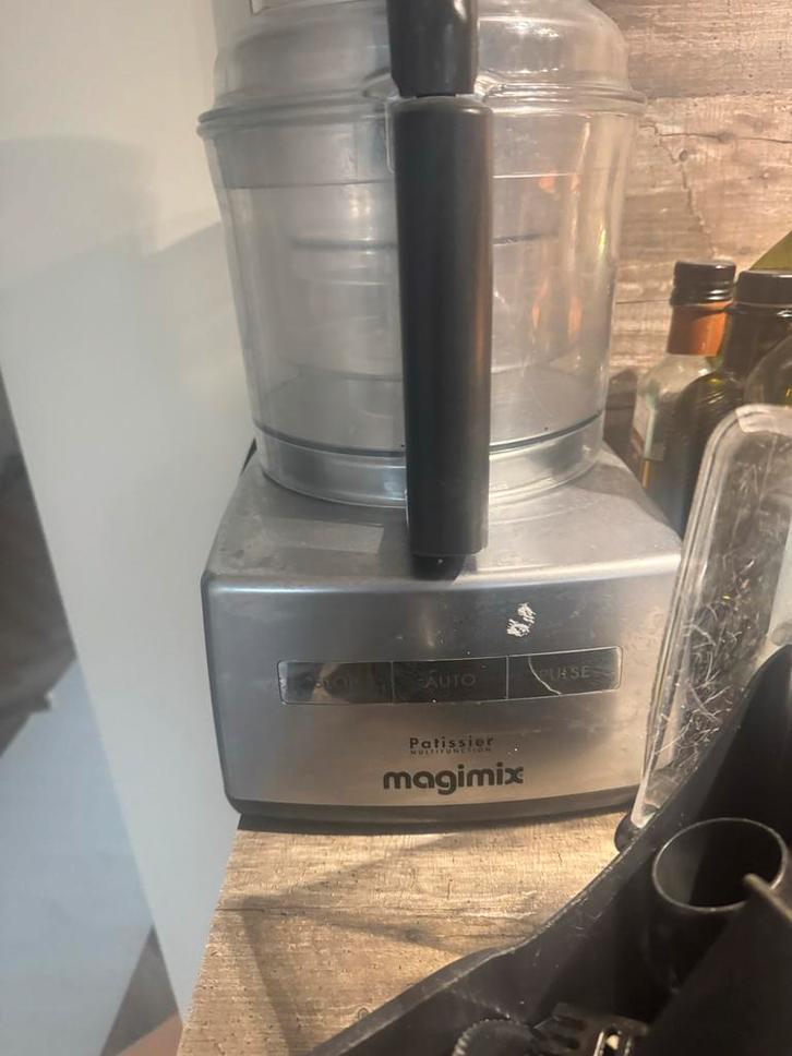 Keukenmachine Magimix met extra onderdelen, Witgoed en Apparatuur, Keukenmixers, Gebruikt, 2 tot 3 liter, 3 snelheden of meer