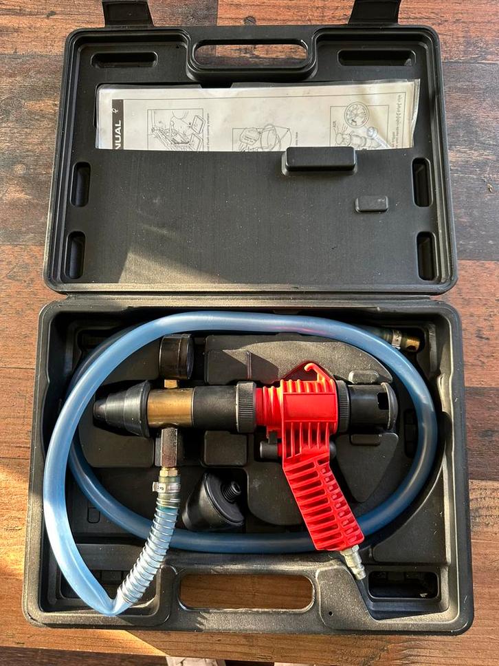 Koelsysteem vulpistool universeel koelsysteem ontluchten, Auto diversen, Autogereedschap, Zo goed als nieuw, Ophalen of Verzenden