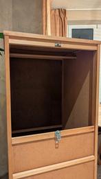 Mooie mid-century vintage Kledingkast op wieltjes, Huis en Inrichting, Kasten | Kledingkasten, Ophalen, Gebruikt, 100 tot 150 cm