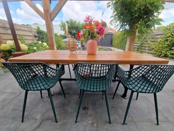 Tuintafel  beschikbaar voor biedingen