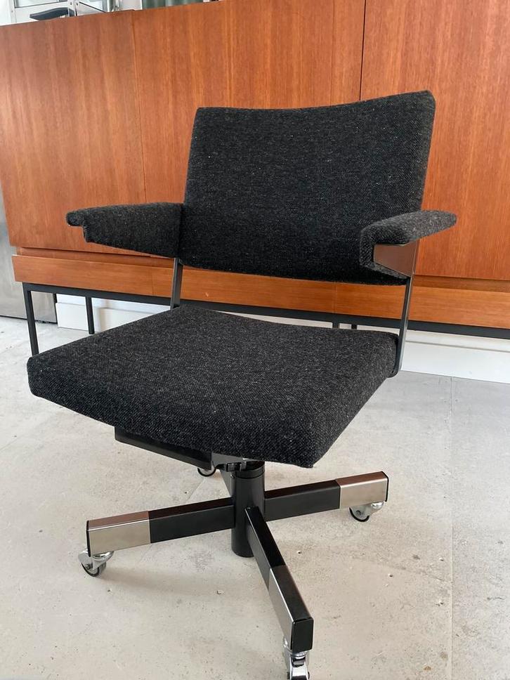 Gispen 1637 (refurbished), Huis en Inrichting, Bureaustoelen, Zo goed als nieuw, Bureaustoel, Zwart, Ophalen