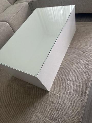 Salontafel beschikbaar voor biedingen