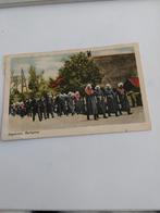 STAPHORST. KERKGANG. 1950, Verzamelen, Ansichtkaarten | Themakaarten, Ophalen of Verzenden, 1940 tot 1960, Klederdracht