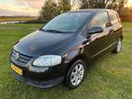 Vw Fox 1.2 2007 Zwart, LM Velgen, APK tot 05-2026!!, Auto's, Volkswagen, Voorwielaandrijving, Stof, 54 pk, Airbags