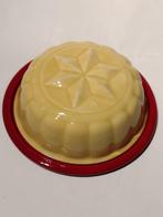 vintage gele keramiek puddingvorm met ster en emaille schote, Ophalen