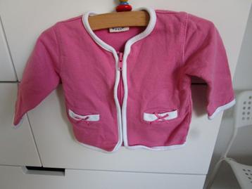 Roze vestje met witte biesjes maat 62 beschikbaar voor biedingen