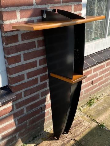 Design side table beschikbaar voor biedingen