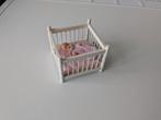 Houten poppenhuis box met baby popje.🏠, Ophalen of Verzenden, Gebruikt, Poppenhuis