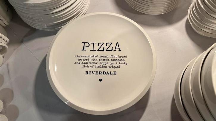 Pizza borden Riverdale 6x!, Huis en Inrichting, Keuken | Servies, Zo goed als nieuw, Bord(en), Overige stijlen, Porselein, Ophalen of Verzenden