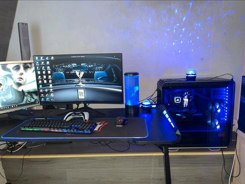 High end gaming pc, Computers en Software, Desktop Pc's, Zo goed als nieuw, 4 Ghz of meer, 32 GB, Met videokaart, Met monitor