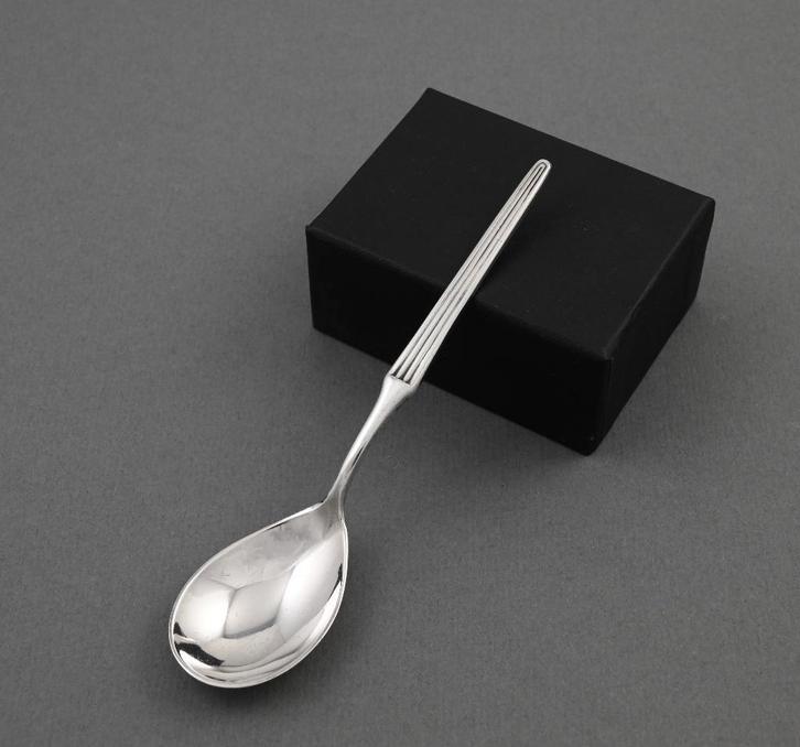 suikerschep zilver, jr '60, Gustav Beran, model 600, v K & B, Antiek en Kunst, Antiek | Bestek, Verzenden