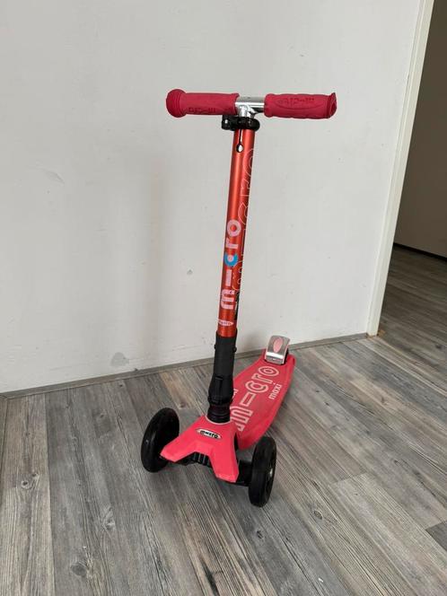 Micro maxi koraalroze, Fietsen en Brommers, Steps, Zo goed als nieuw, Gewone step, Ophalen of Verzenden