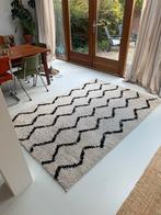 Mooi zwart-wit vloerkleed 230 x 160, Huis en Inrichting, Gebruikt, Wit, 150 tot 200 cm, 200 cm of meer
