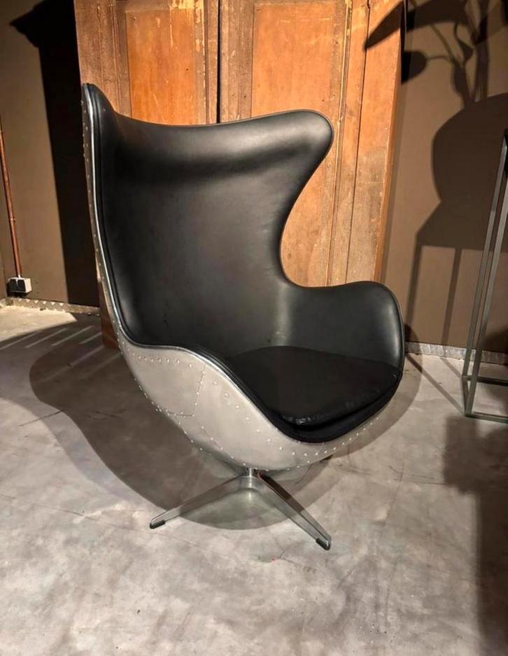 Egg Chair /draaifauteuil Aviator in topstaat, Huis en Inrichting, Fauteuils, Zo goed als nieuw, Leer, Metaal, 50 tot 75 cm, 75 tot 100 cm
