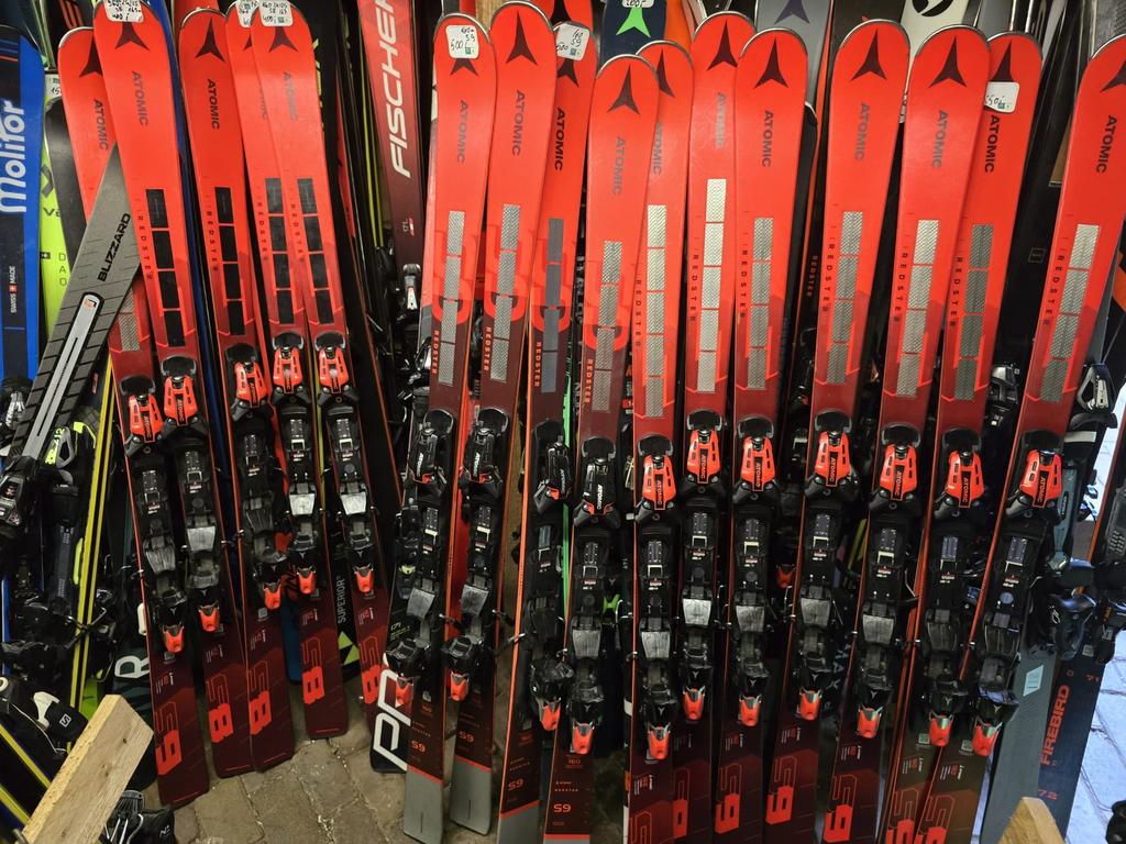 SKIS NODIG? KOM LANGS 0625586966, Sport en Fitness, Skiën en Langlaufen, 160 tot 180 cm, Ophalen of Verzenden, Zo goed als nieuw
