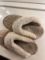 Gebruikte Sloffen - Comfort voor thuis!, Ophalen of Verzenden, Gedragen, Beige, Pantoffels of Sloffen