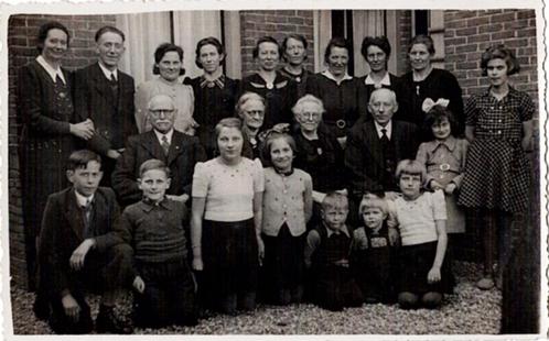 Fotokaart v.e. Alblasserwaardse familie, Verzamelen, Foto's en Prenten, Zo goed als nieuw, Overige onderwerpen, 1940 tot 1960